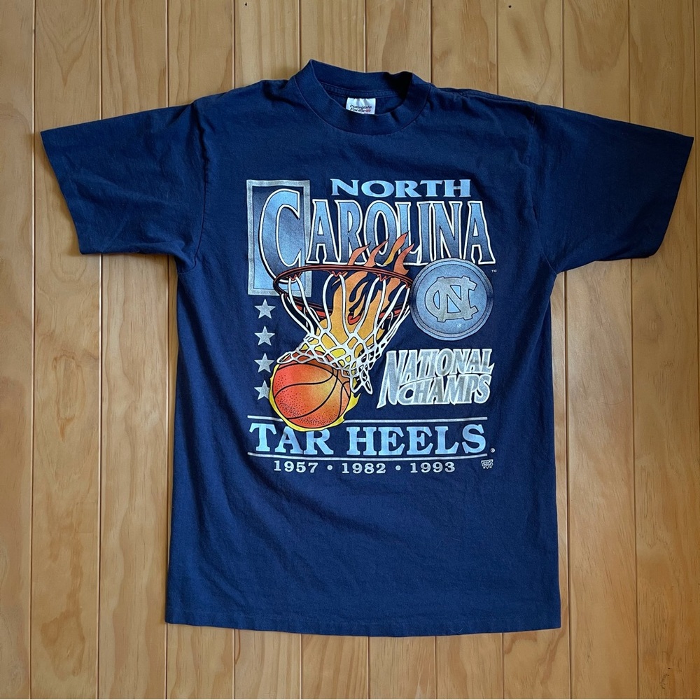 Vintage UNC Tar Heels Mens Shirt XL Graphic Tee North Carolina Basketball Blue